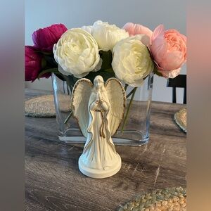 Lovely Lefton Porcelain Angel with Shamrocks Music Box